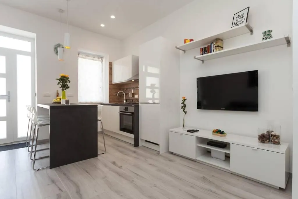 شقة Apartman Luna بولا