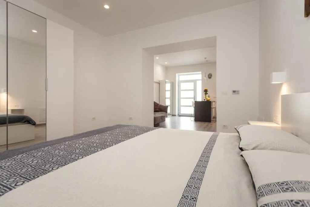 شقة Apartman Luna بولا 0*,